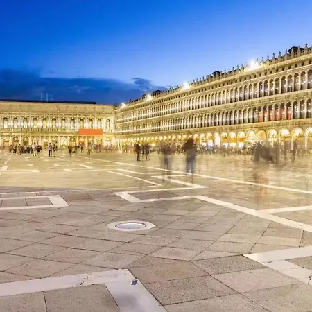 公寓 Venice San Marco Lovely Attic Two Bedroom Ac - Wi-Fi 威尼斯